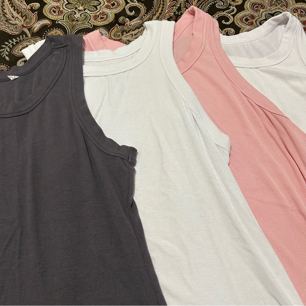 Scoop Neck Sleeveless Tank Tops - Group of 4